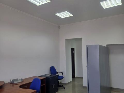 комерційна за адресою Мостова, 4