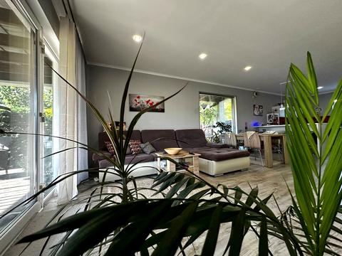 будинок за адресою Молодіжна вул.