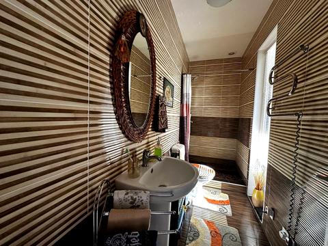 будинок за адресою Молодіжна вул.