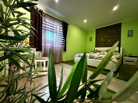 будинок за адресою Молодіжна вул.