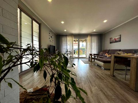 будинок за адресою Молодіжна вул.