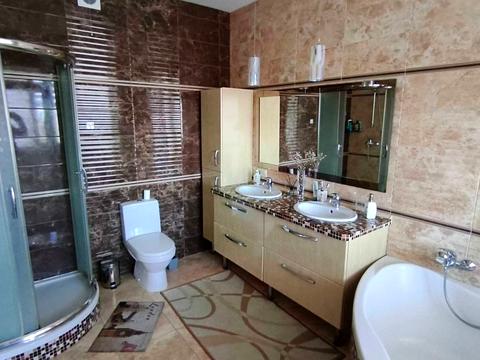 будинок за адресою Лабораторна вул.