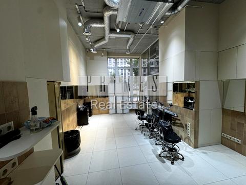 комерційна за адресою Дніпровська набережна вул., 18-А