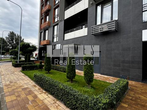 комерційна за адресою Дніпровська набережна вул., 18-А