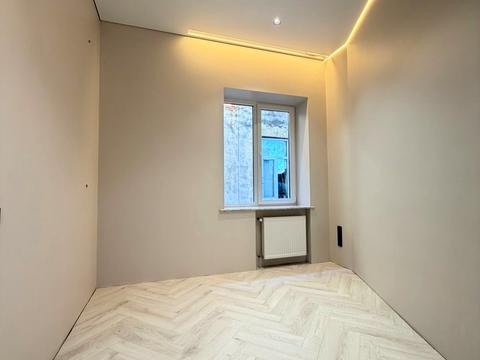 квартира за адресою Українська вул., 12