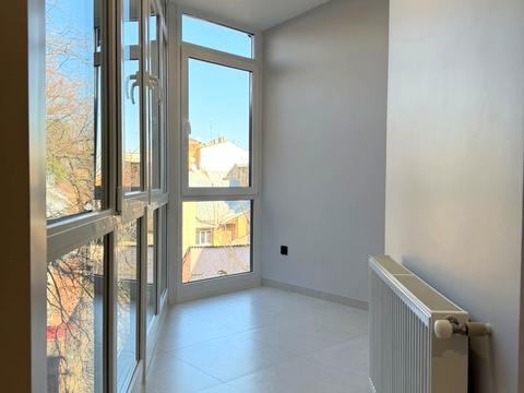 квартира за адресою Українська вул., 12