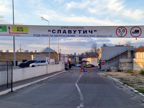 паркомісце за адресою Затишна вул., 7Б