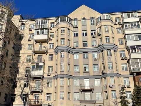 квартира по адресу Строителей ул., 30