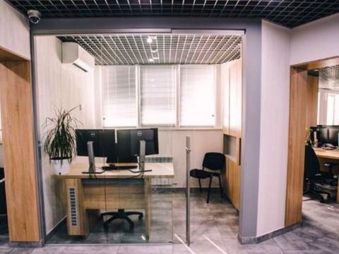 комерційна за адресою Срібнокільська вул., 1