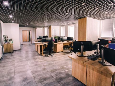 комерційна за адресою Срібнокільська вул., 1