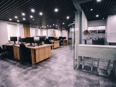 комерційна за адресою Срібнокільська вул., 1