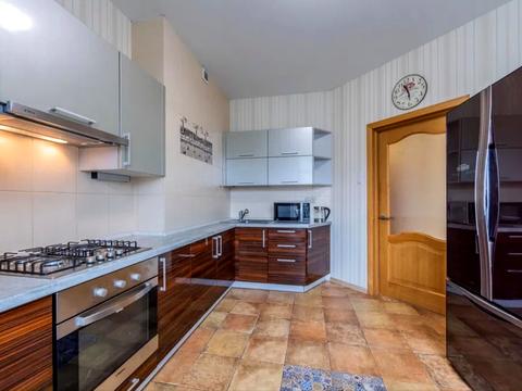 квартира за адресою Київ, Дмитра Луценка вул. (Крейсера "Аврора"), 12