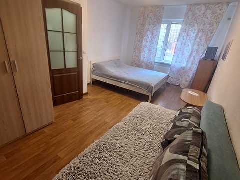 квартира за адресою Бориса Гмирі вул., 12-Б