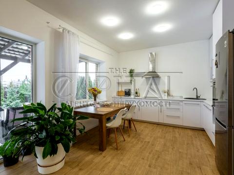 будинок за адресою с. Вишеньки, Зоряна