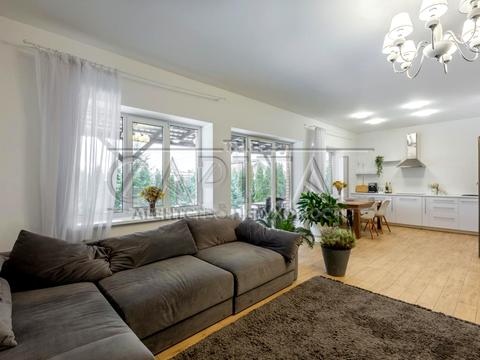 будинок за адресою с. Вишеньки, Зоряна