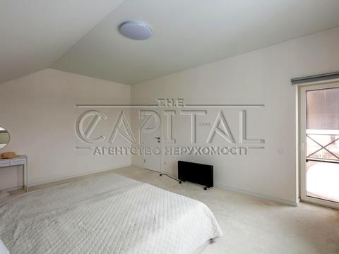 будинок за адресою с. Вишеньки, Зоряна