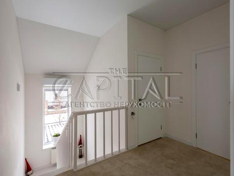 будинок за адресою с. Вишеньки, Зоряна