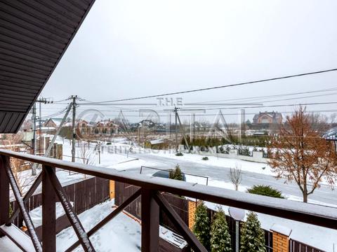 будинок за адресою с. Вишеньки, Зоряна