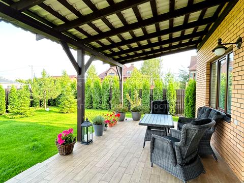 будинок за адресою с. Вишеньки, Зоряна