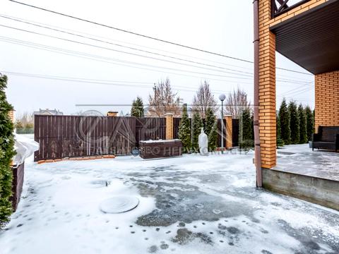 будинок за адресою с. Вишеньки, Зоряна