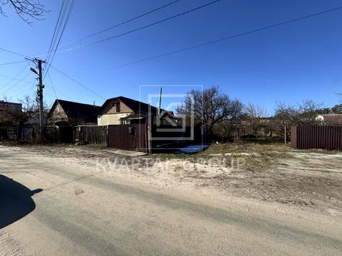 ділянка за адресою Київська вул.