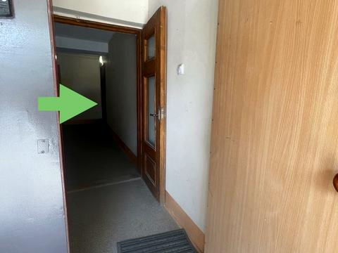 комерційна за адресою Сергія Єфремова вул., 37