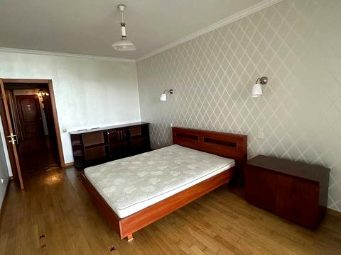 квартира по адресу Голосеевский просп. (40-летия Октября), 68