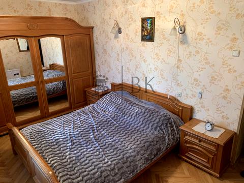 квартира за адресою Анни Ахматової вул., 3-А