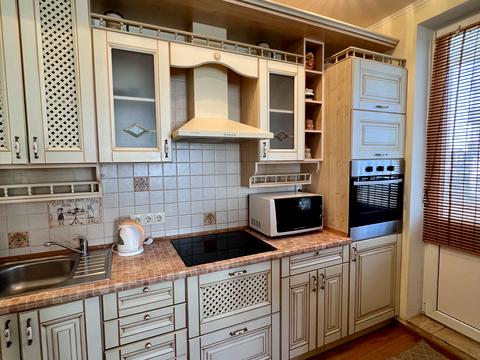 квартира по адресу Феодосийская ул., 1