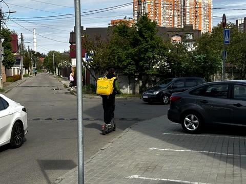 комерційна за адресою Осіння вул., 71