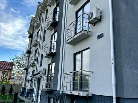 комерційна за адресою Осіння вул., 71