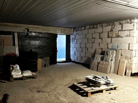 комерційна за адресою Осіння вул., 71