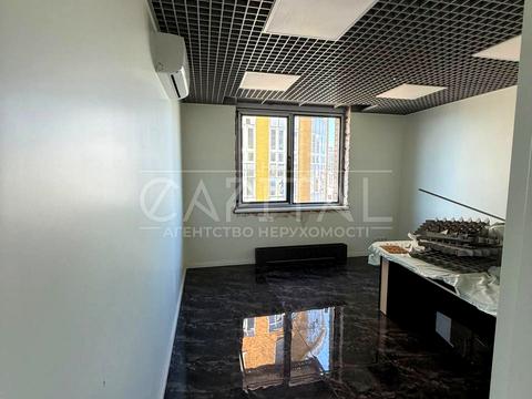 комерційна за адресою Антоновича вул. (Горького), 74