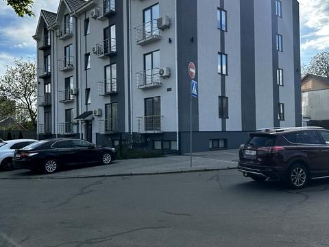 комерційна за адресою Осіння вул., 71