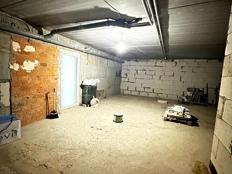 комерційна за адресою Осіння вул., 71