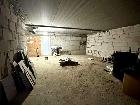 комерційна за адресою Осіння вул., 71