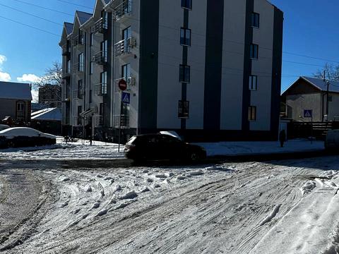 комерційна за адресою Осіння вул., 71