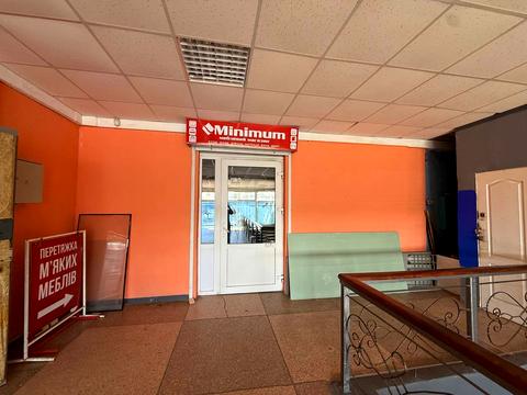 комерційна за адресою Космонавтів вул., 13