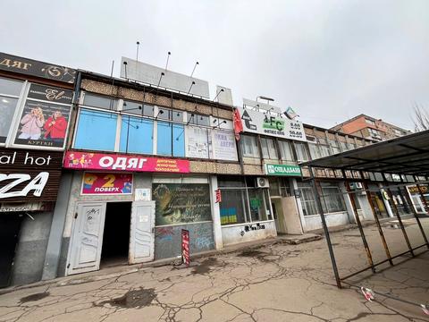 комерційна за адресою Космонавтів вул., 13