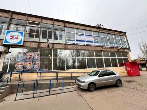 комерційна за адресою Космонавтів вул., 13