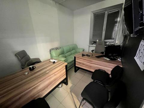 комерційна за адресою Володимира Вернадського вул. (Дзержинського), 8