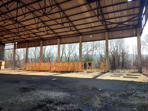 комерційна за адресою Промислова, 4Б