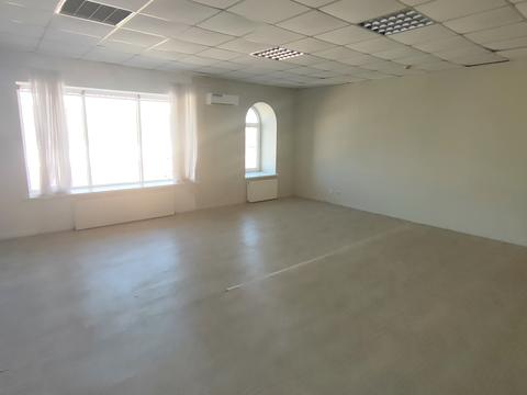 комерційна за адресою Майдан Озерний вул. (Боброва), 16