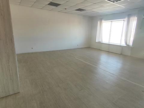 комерційна за адресою Майдан Озерний вул. (Боброва), 16