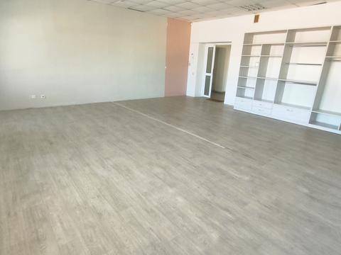 комерційна за адресою Майдан Озерний вул. (Боброва), 16