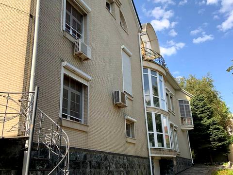 будинок за адресою Андрея Шептицького вул.