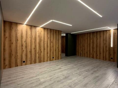комерційна за адресою Саперно-Слобідська вул., 45