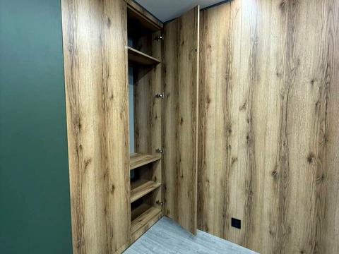 комерційна за адресою Саперно-Слобідська вул., 45