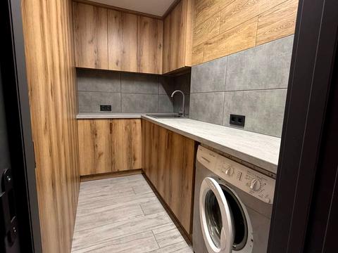 комерційна за адресою Саперно-Слобідська вул., 45