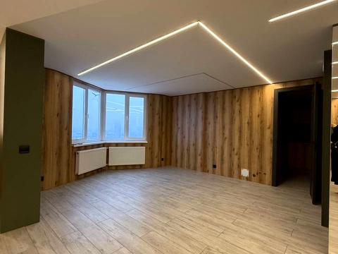 комерційна за адресою Саперно-Слобідська вул., 45